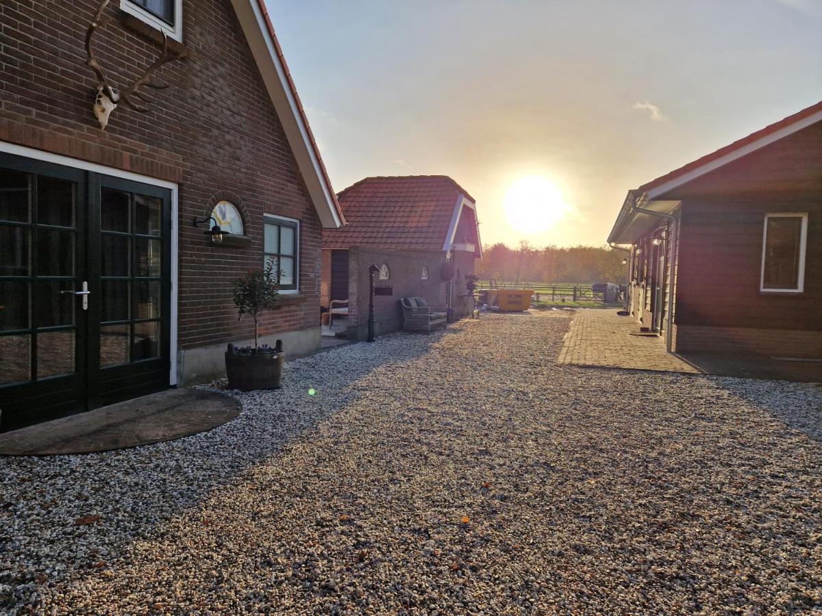 Bed & Breakfast Hoeve Happiness - Ontbijt Inbegrepen - Wellness Aanwezig ฟัวร์เธาเซอ ภายนอก รูปภาพ