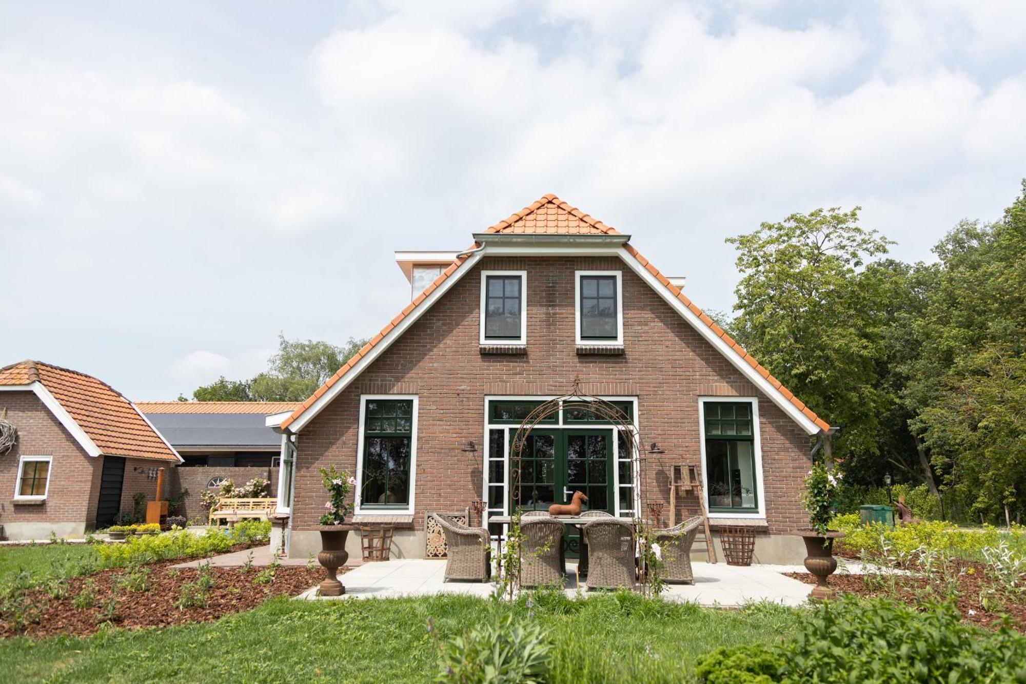 Bed & Breakfast Hoeve Happiness - Ontbijt Inbegrepen - Wellness Aanwezig ฟัวร์เธาเซอ ภายนอก รูปภาพ