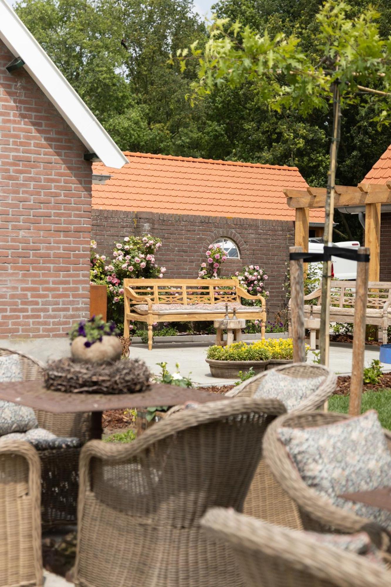 Bed & Breakfast Hoeve Happiness - Ontbijt Inbegrepen - Wellness Aanwezig ฟัวร์เธาเซอ ภายนอก รูปภาพ