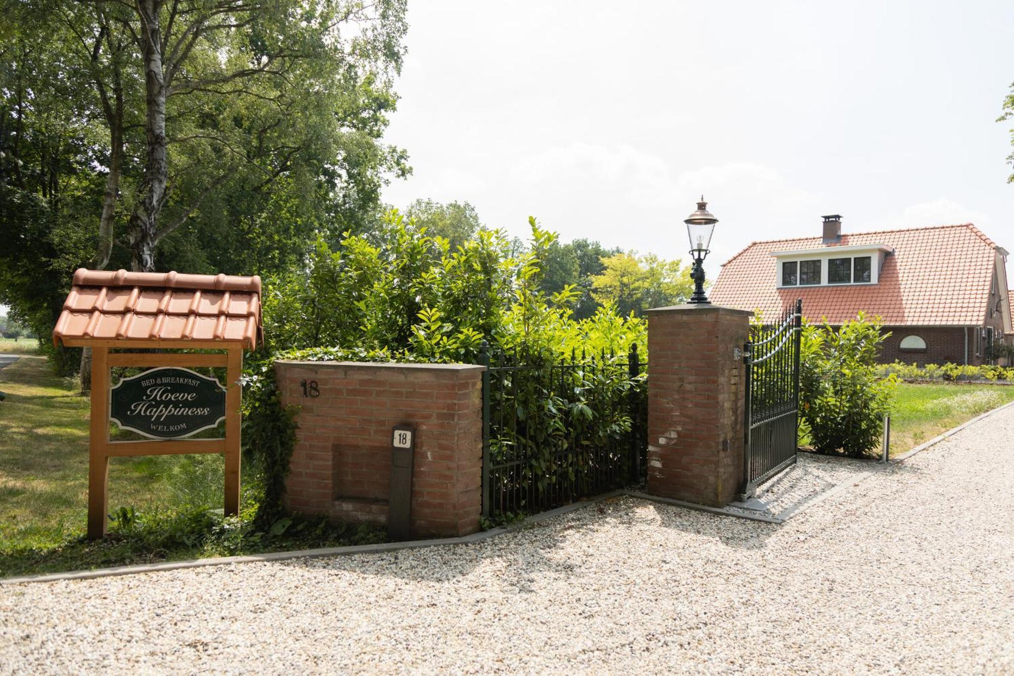 Bed & Breakfast Hoeve Happiness - Ontbijt Inbegrepen - Wellness Aanwezig ฟัวร์เธาเซอ ภายนอก รูปภาพ