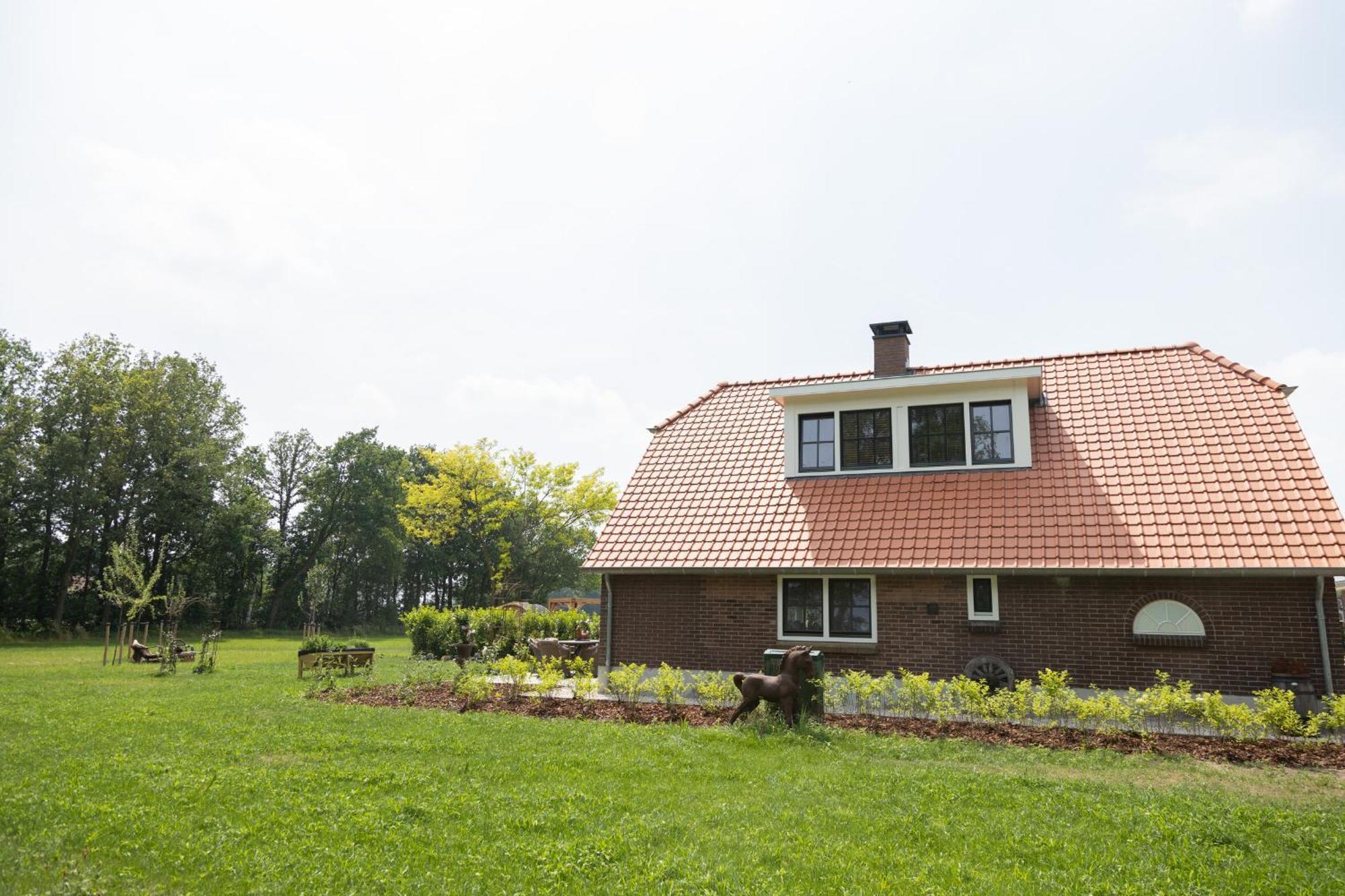 Bed & Breakfast Hoeve Happiness - Ontbijt Inbegrepen - Wellness Aanwezig ฟัวร์เธาเซอ ภายนอก รูปภาพ